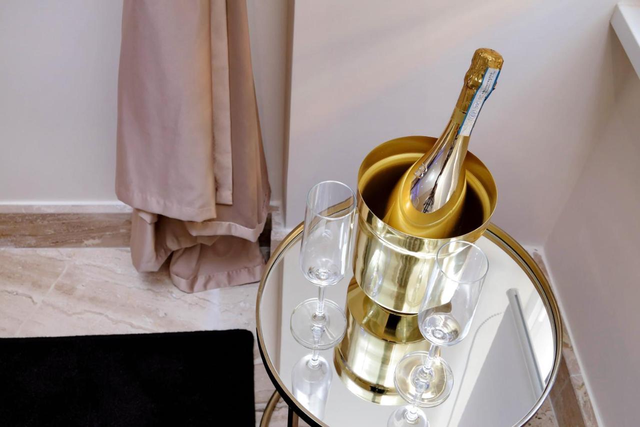Trevi Diamond Luxury Suites & Jacuzzi Rom Exterior foto